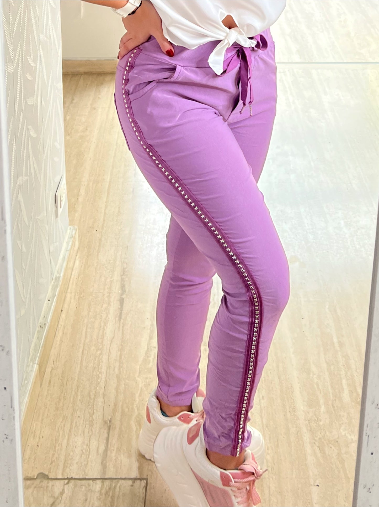 Jogger | Morado con tachuelas